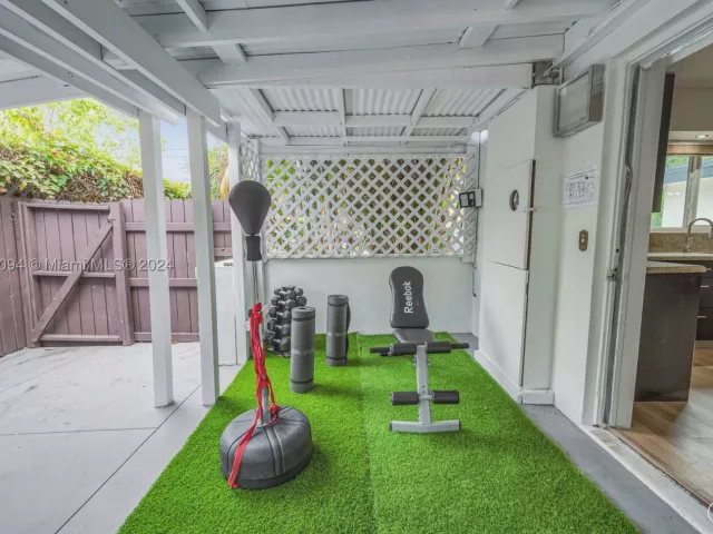 3-bedroom home for rent in Biscayne Park - 630 NE 117th St - MondialRealty