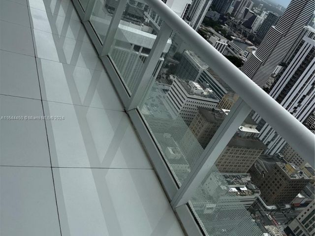 Apartment for sale  Unit #5001 - photo 6185394