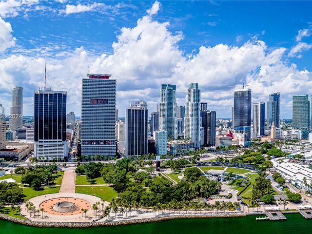 Apartment for sale  Unit #5001 - photo 6185398