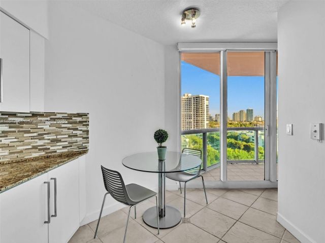 Apartment for sale  Unit #1002 - photo 5796335