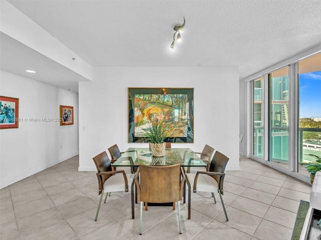 Apartment for sale  Unit #1002 - photo 5796349