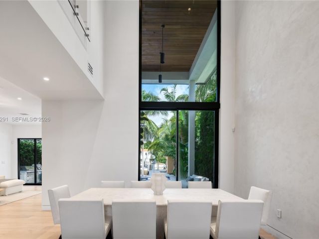 Home for sale at 4442 Prairie Ave - photo 7468611