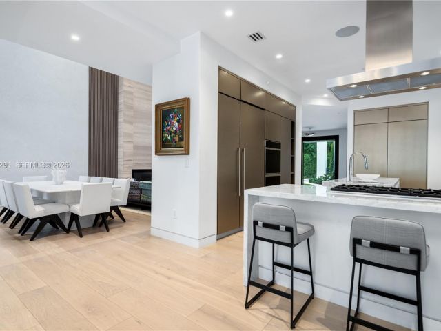 Home for sale at 4442 Prairie Ave - photo 7468616