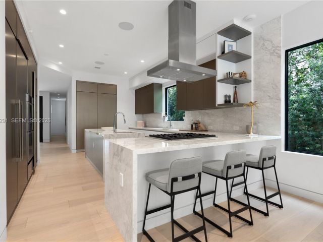 Home for sale at 4442 Prairie Ave - photo 7468619