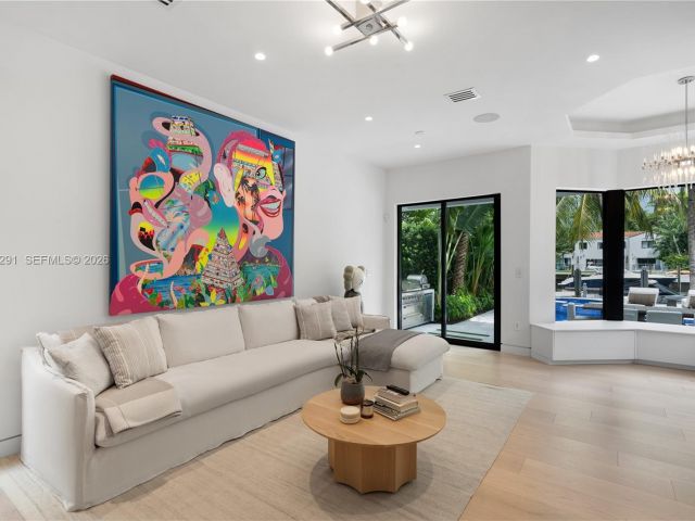 Home for sale at 4442 Prairie Ave - photo 7468621