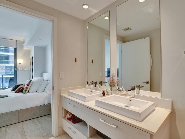 Apartment for sale  Unit #3807 - photo 5605689