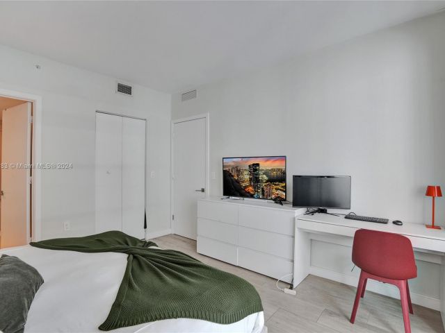 Apartment for sale  Unit #3807 - photo 5605690