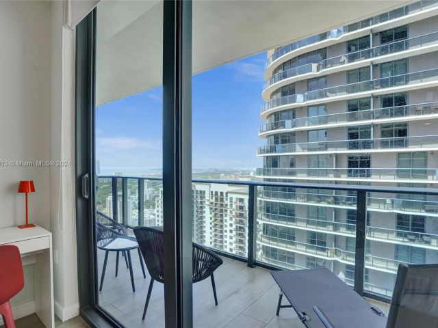 Apartment for sale  Unit #3807 - photo 5605692