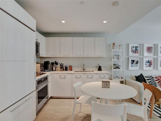 Apartment for sale  Unit #3807 - photo 5605696