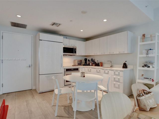 Apartment for sale  Unit #3807 - photo 5605697