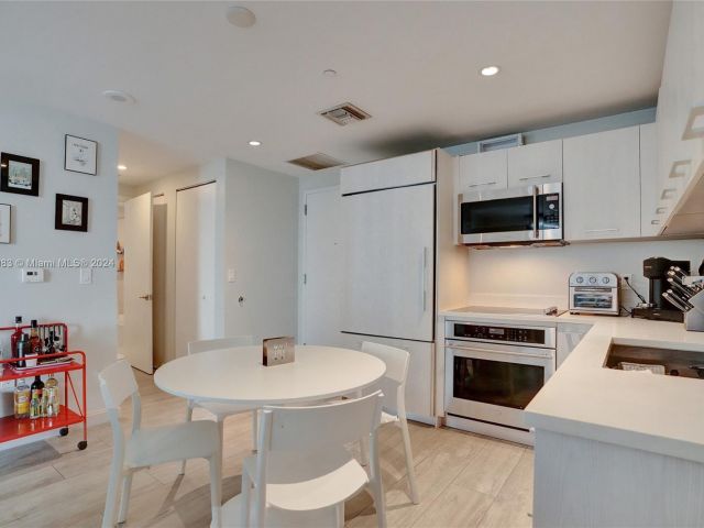 Apartment for sale  Unit #3807 - photo 5605699