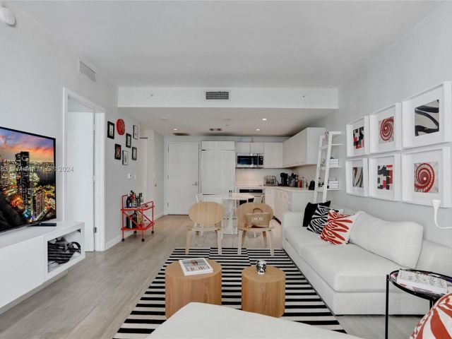 Apartment for sale  Unit #3807 - photo 5605700