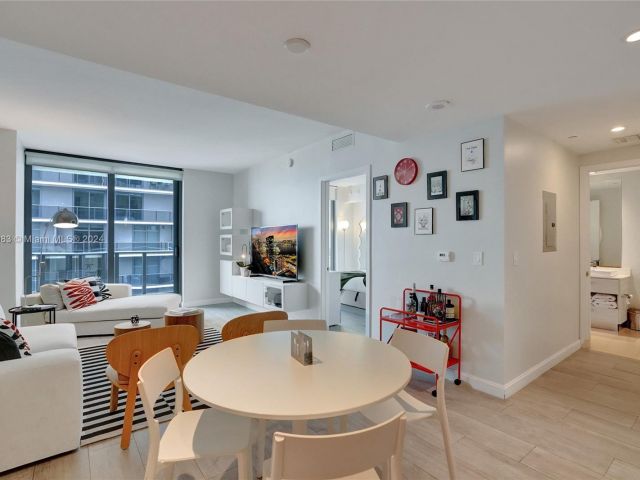 Apartment for sale  Unit #3807 - photo 5605705