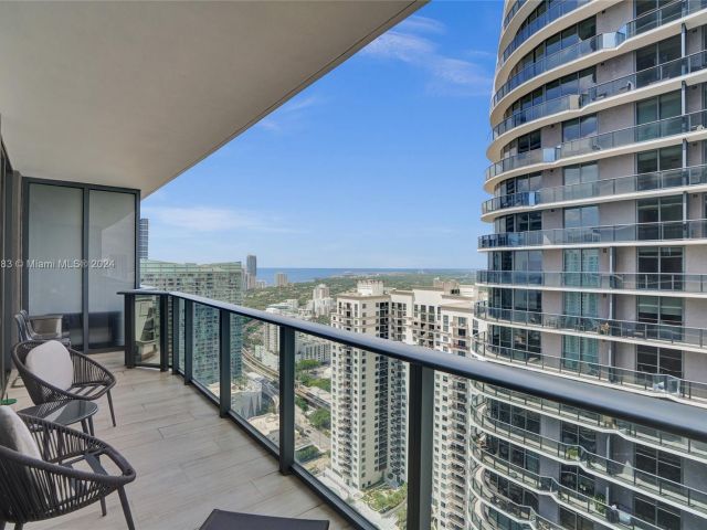 Apartment for sale  Unit #3807 - photo 5605706