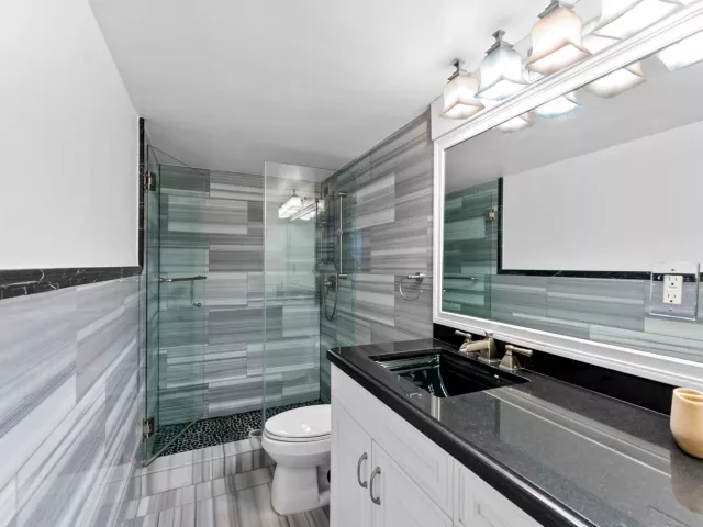 2-bedroom condo for sale in Hallandale Beach - 2030 S Ocean Drive 1626 - MondialRealty