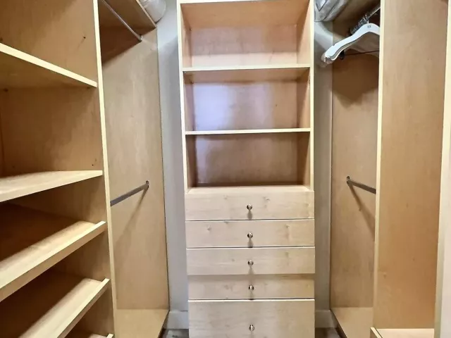 2-bedroom condo for sale in Hallandale Beach - 2030 S Ocean Drive 1626 - MondialRealty