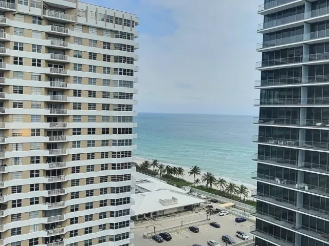 2-bedroom condo for sale in Hallandale Beach - 2030 S Ocean Drive 1626 - MondialRealty