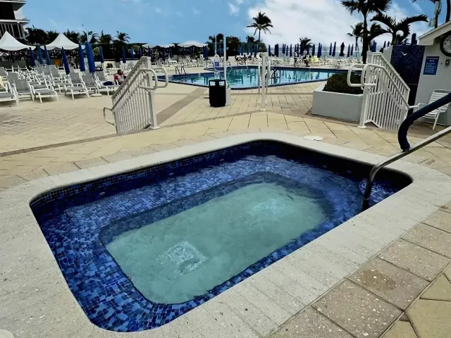2-bedroom condo for sale in Hallandale Beach - 2030 S Ocean Drive 1626 - MondialRealty