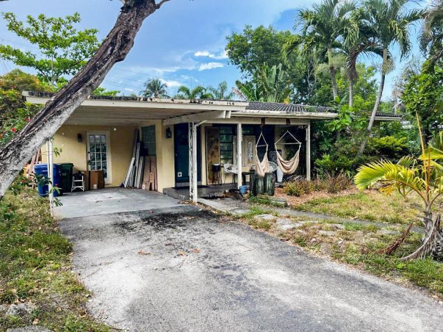 Home for sale at 637 NW 29th Court - photo 5601337