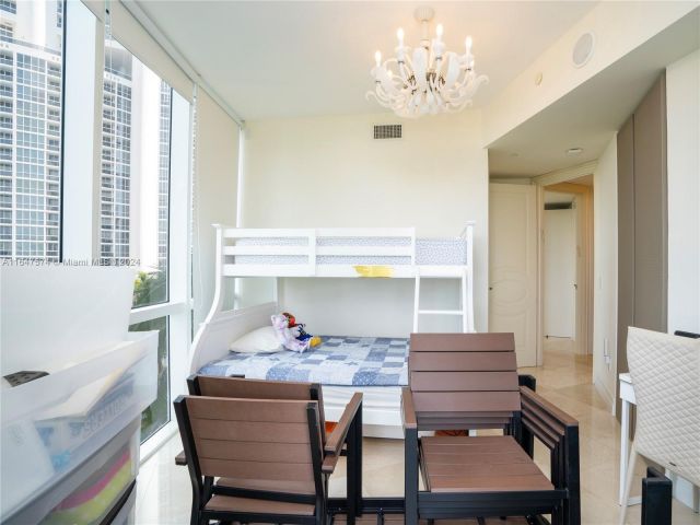 Apartment for rent  Unit #601 - photo 5659590