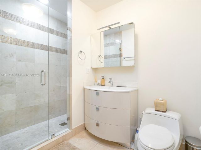 Apartment for rent  Unit #601 - photo 5659591