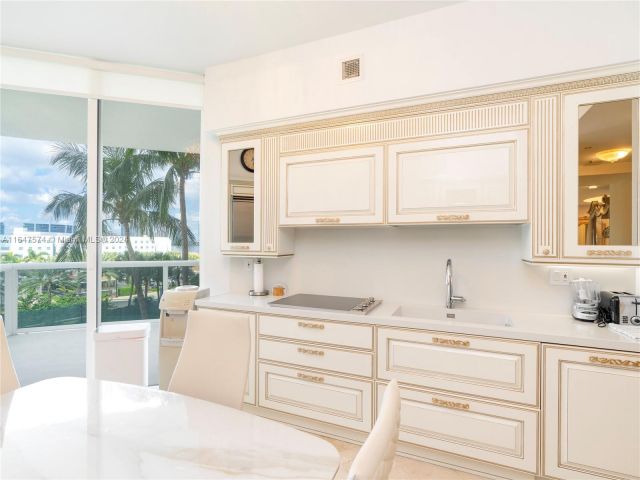 Apartment for rent  Unit #601 - photo 5659595