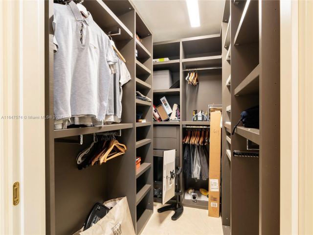 Apartment for rent  Unit #601 - photo 5659599