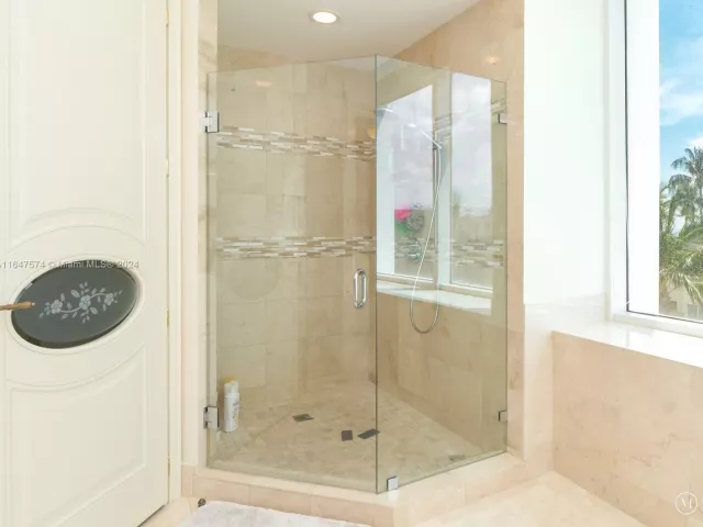 Apartment for rent  Unit #601 - photo 5659600