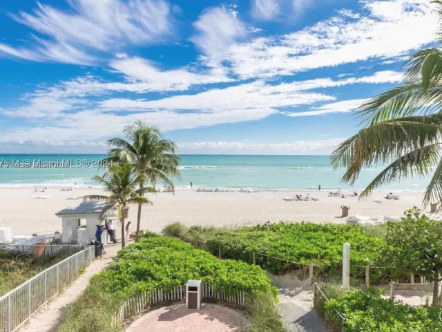 3-bedroom condo for rent in Sunny Isles Beach - 18101 Collins Ave 601 - MondialRealty