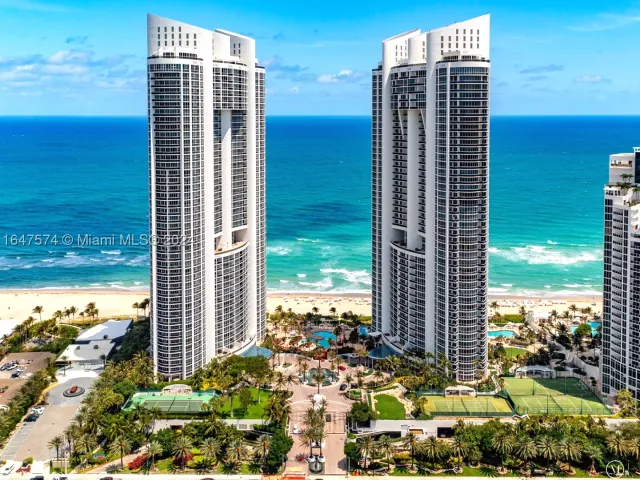 3-bedroom condo for rent in Sunny Isles Beach - 18101 Collins Ave 601 - MondialRealty