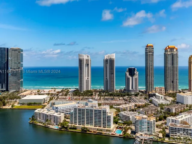 3-bedroom condo for rent in Sunny Isles Beach - 18101 Collins Ave 601 - MondialRealty