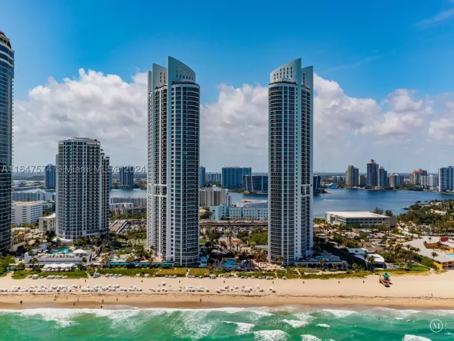 3-bedroom condo for rent in Sunny Isles Beach - 18101 Collins Ave 601 - MondialRealty