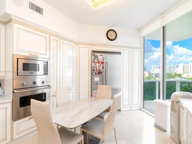 Apartment for rent  Unit #601 - photo 5659596