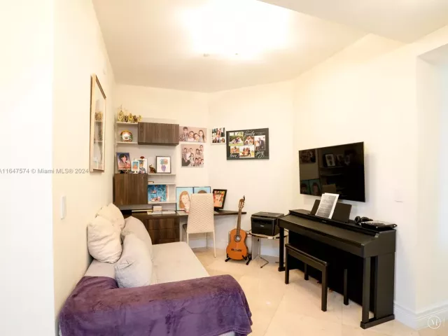 Apartment for rent  Unit #601 - photo 5659588