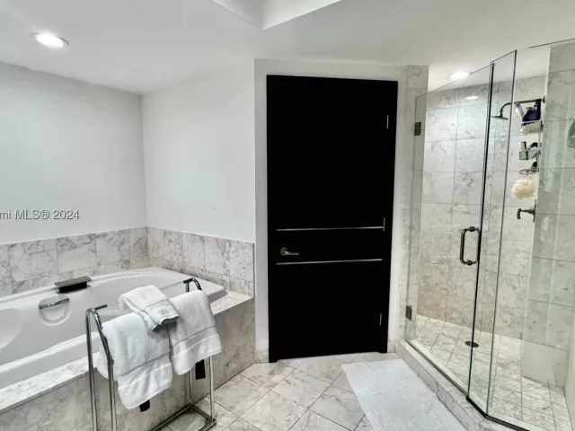 2-bedroom condo for sale in Miami - 1331 Brickell Bay Dr 1109 - MondialRealty