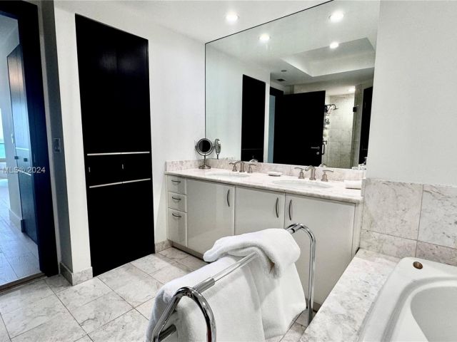 Apartment for sale  Unit #1109 - photo 6006998