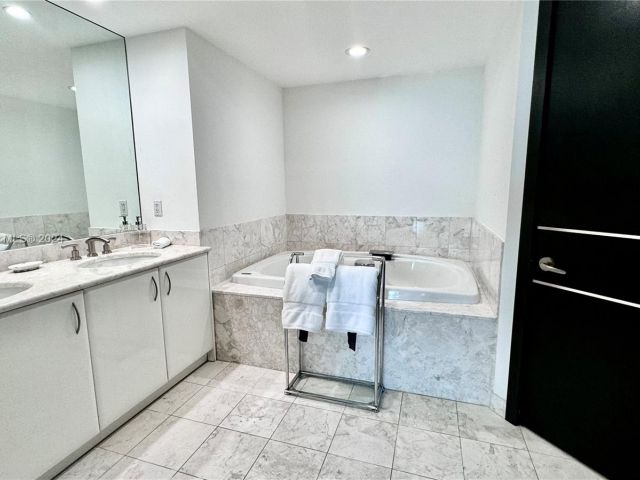 Apartment for sale  Unit #1109 - photo 6006999