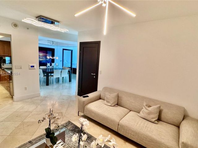 Apartment for sale  Unit #1109 - photo 6007003