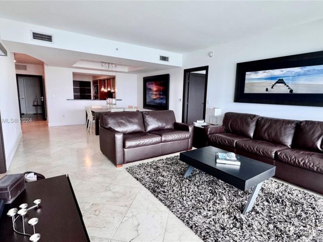 Apartment for sale  Unit #1109 - photo 6007006