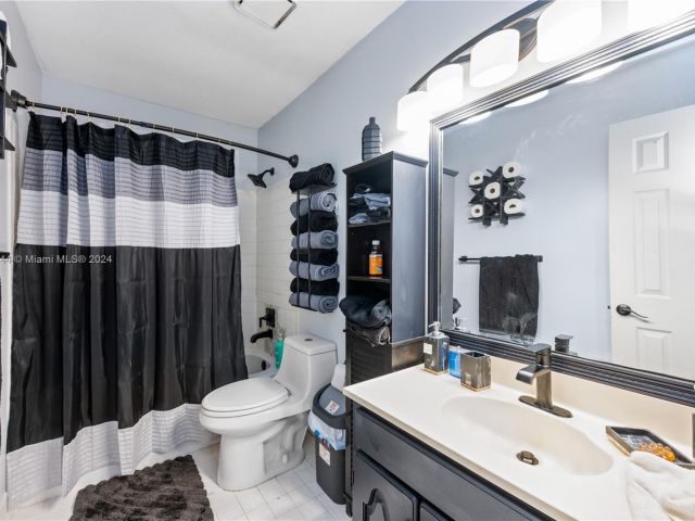 Home for sale at 1442 NW 20th St - photo 6064012