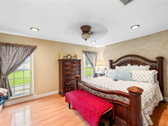 Home for sale at 1442 NW 20th St - photo 6064015