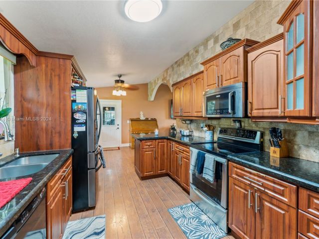 Home for sale at 1442 NW 20th St - photo 6064017