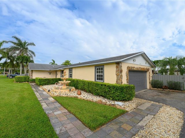 Home for sale at 1442 NW 20th St - photo 6064026