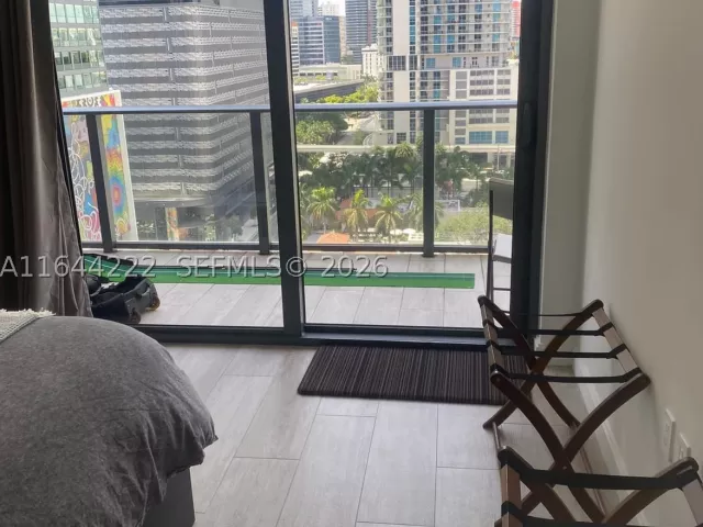 1-bedroom condo for sale in Miami - 45 SW 9th St 1005 - MondialRealty