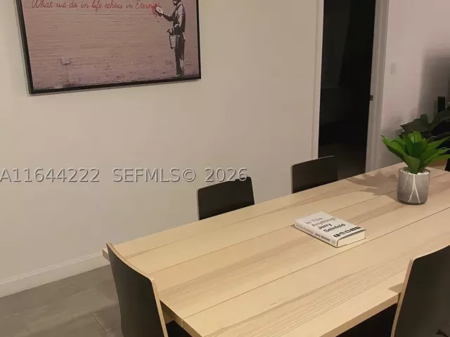1-bedroom condo for sale in Miami - 45 SW 9th St 1005 - MondialRealty