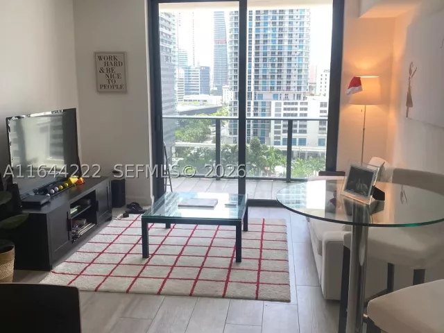 1-bedroom condo for sale in Miami - 45 SW 9th St 1005 - MondialRealty