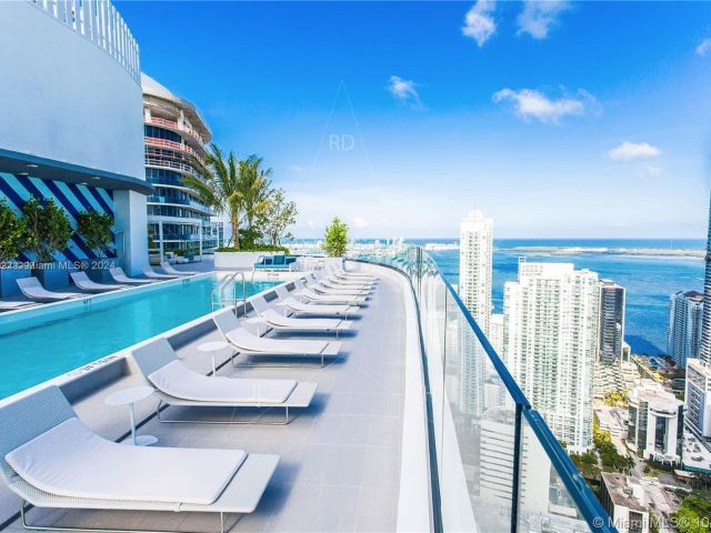 Apartment for sale  Unit #1005 - photo 5605848