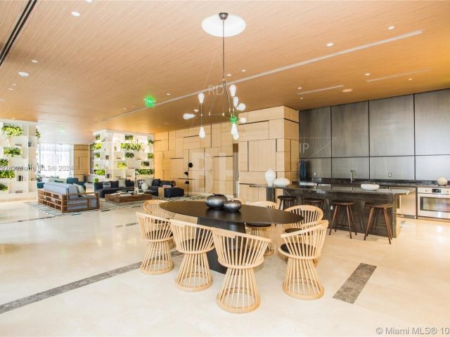 Apartment for sale  Unit #1005 - photo 5605850