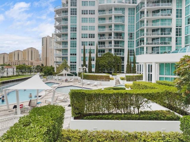 Apartment for sale  Unit #1-1001 - photo 7094632