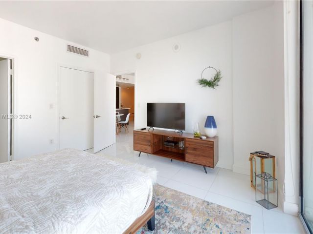 Apartment for sale  Unit #3405 - photo 5731222